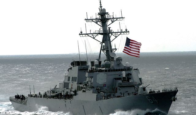SON DAKİKA: Pentogon Duyurdu: Kızıldeniz'de ABD savaş gemisine saldırı 